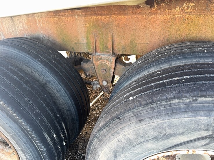 1997-pinson-aluminum-feed-delivery-trailer,-spring-suspension,-8-compartments,-*1p9ab3821vp255492*-image-15