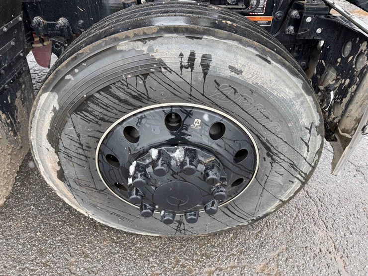 2024-mack-pi64t-pinnacle-truck-tractor-vn:1m1pn4gy4rm014914-image-15