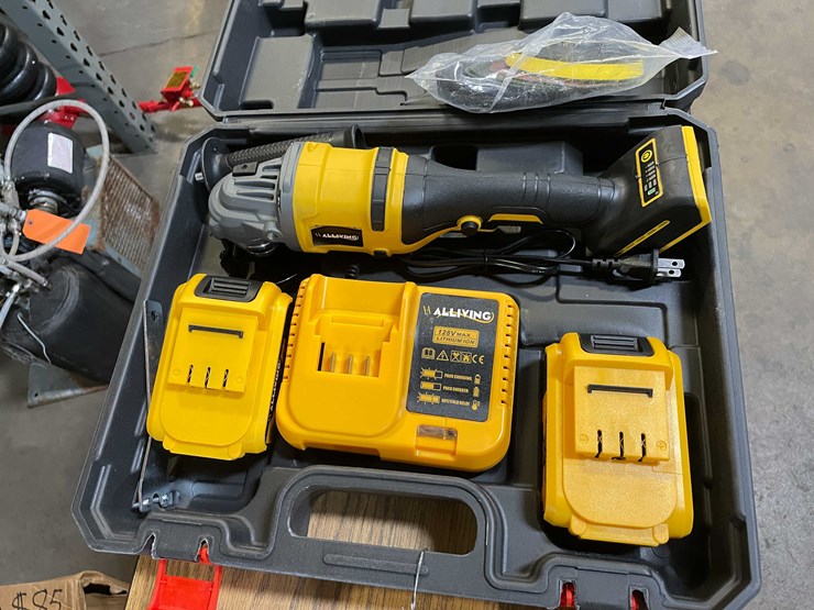 #8672-•-dewalt-style-cut-off-tool-kit-with-batteries-and-case-(pr11)-image-1