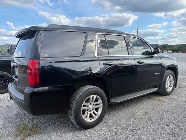 2018-chevrolet-tahoe-lt-image-4