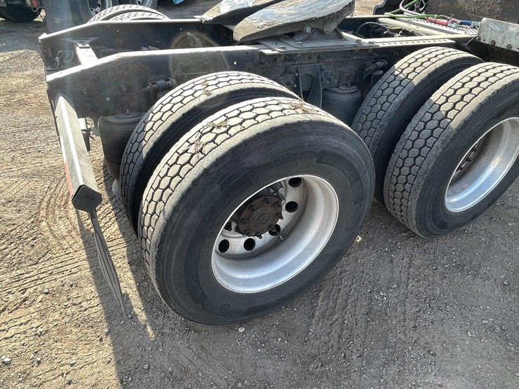 #200-•-2016-international-semi-tractor-(title-in-delay)-(denmark,-wi)-image-30