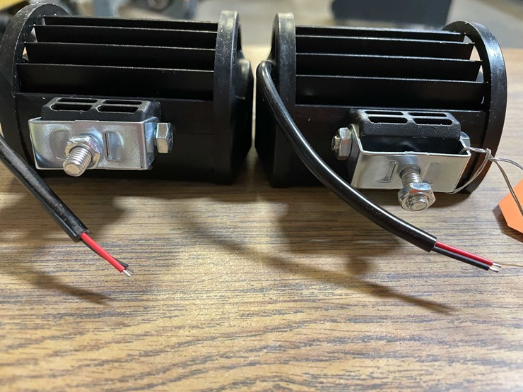 #8648-•-(2)-led-worklights,-4"-long,-12/24vdc-(pr11)-image-2