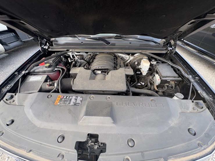 2018-chevrolet-tahoe-lt-image-18