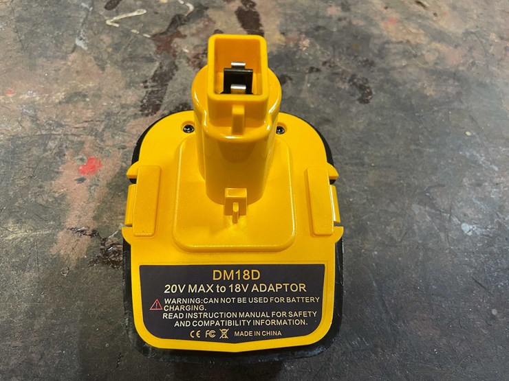 #8675-•-dewalt-style-18-volt-to-20-volt-adapter-(pr12)-image-1