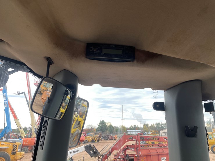 2011-case-821f-image-41