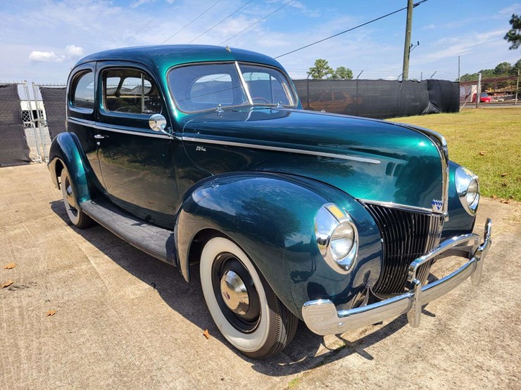 1940-ford-sedan-image-1