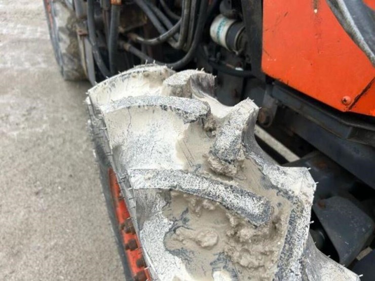 2008-kubota-m7040d-image-44