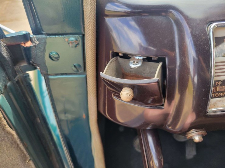 1940-ford-sedan-image-76