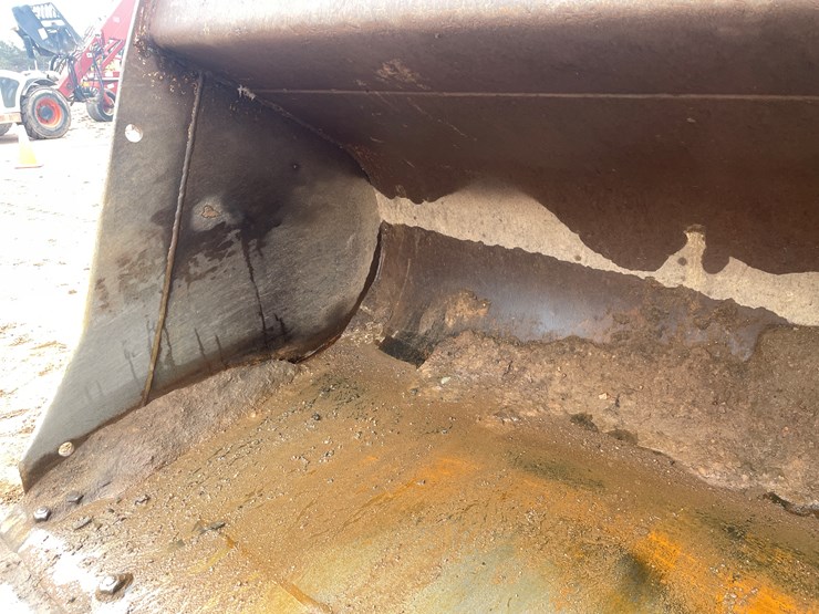 2011-case-821f-image-19