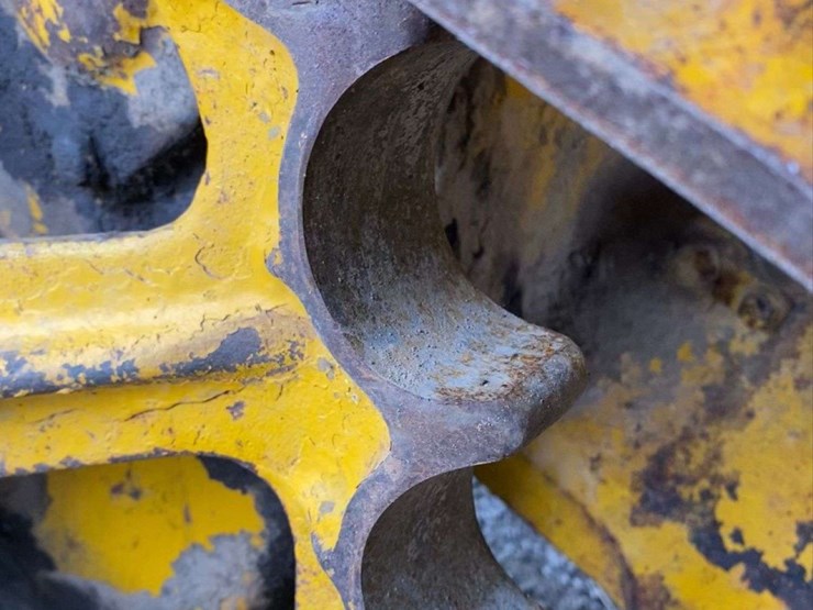 caterpillar-d2-image-22