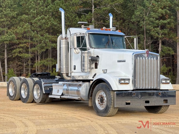 2007-kenworth-w900-image-1