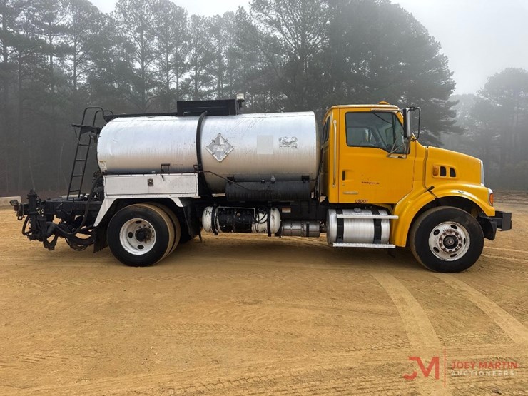 2008-sterling-l7500-image-2