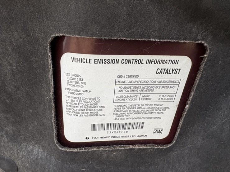 2001-subaru-outback-limited-car-image-14