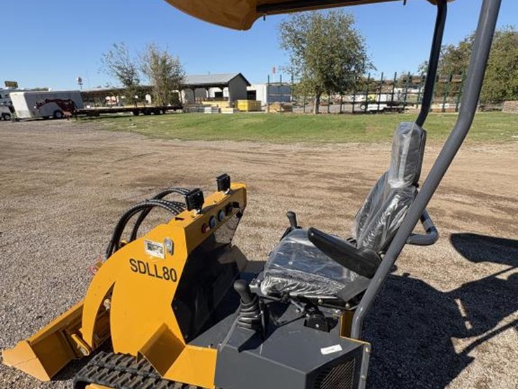 #118-•-sdll80-mini-skid-steer-loader-image-2