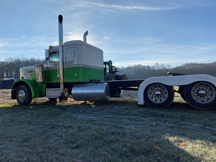 #1010-•-1984-peterbilt-sleeper-cab-semi-(has-wi-title)-(colfax,-wi)-image-14
