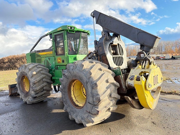2016-deere-648l-image-4