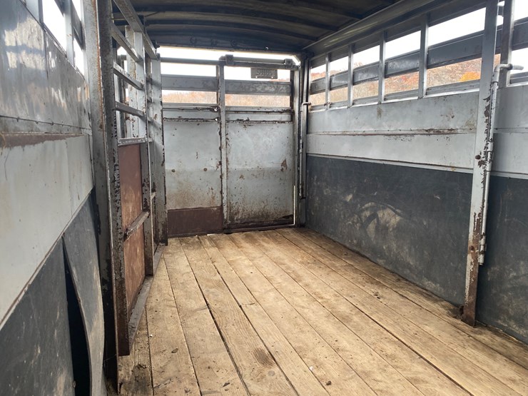 2002-titan-trailer-image-10