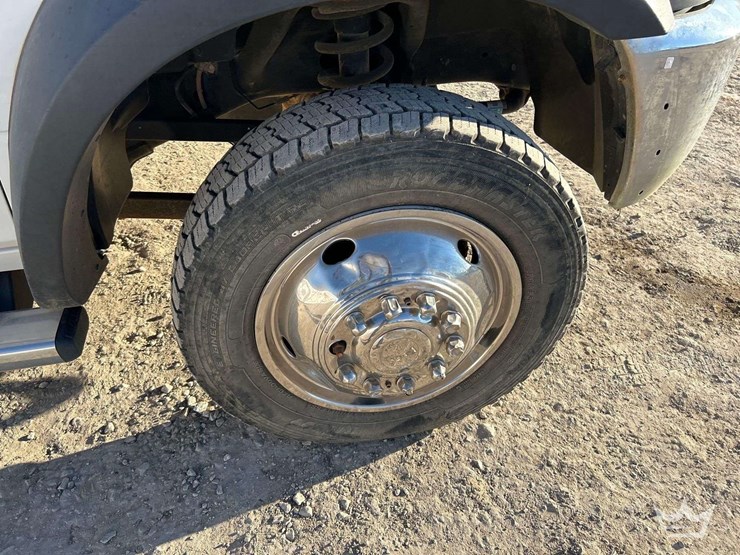 2018-utility-flatbed-image-31