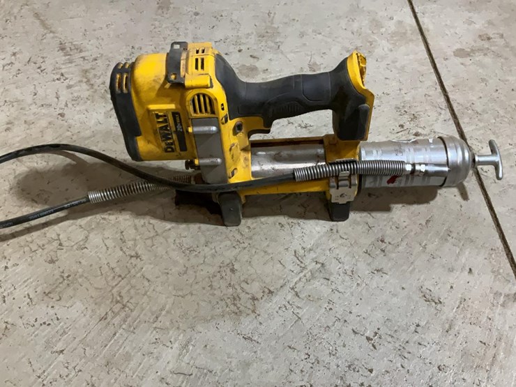#100-•-dewalt-grease-gun-image-2