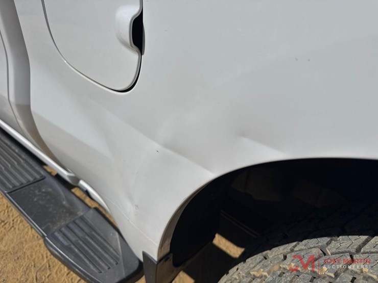 2022-chevrolet-silverado-1500-lt-image-28