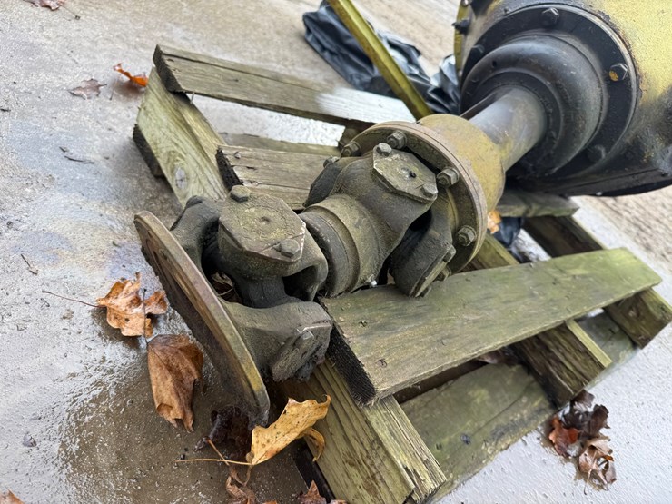 #9958-•-turn-disc-hand-clutch-(north-freedom,-wi)-image-1