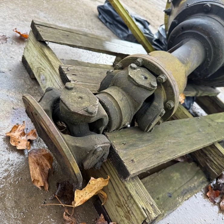 #9958 • Turn Disc Hand Clutch (North Freedom, WI)