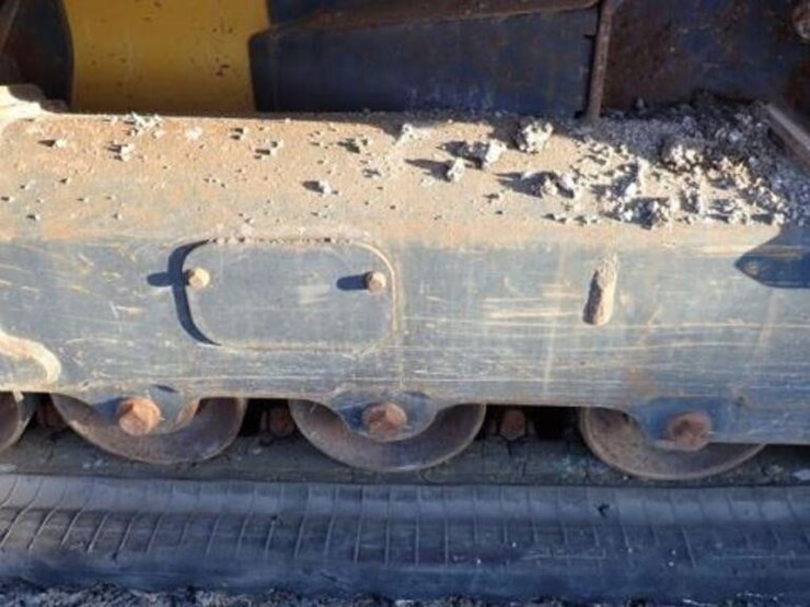 2019-deere-331g-image-63