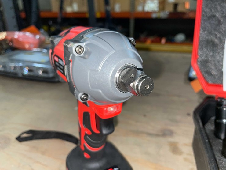 #8687-•-milwaukee-style-18-volt-cordless-1/2"-impact-and-4ah-battery-with-sockets-in-case-(pr13)-image-5