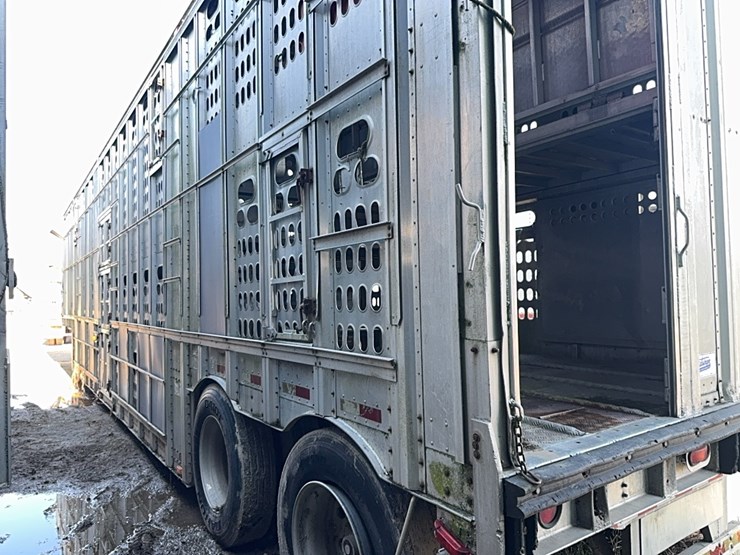 1993-wilson-livestock-trailer-image-7