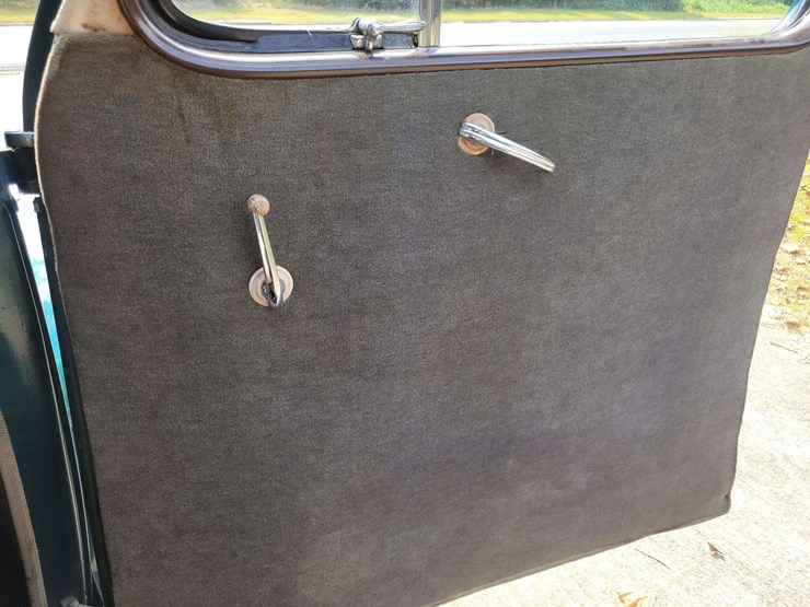 1940-ford-sedan-image-48