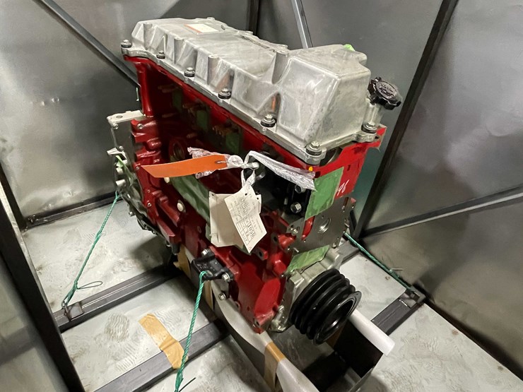 #8723-•-nissan-ud-diesel-crate-motor-(f)-image-1