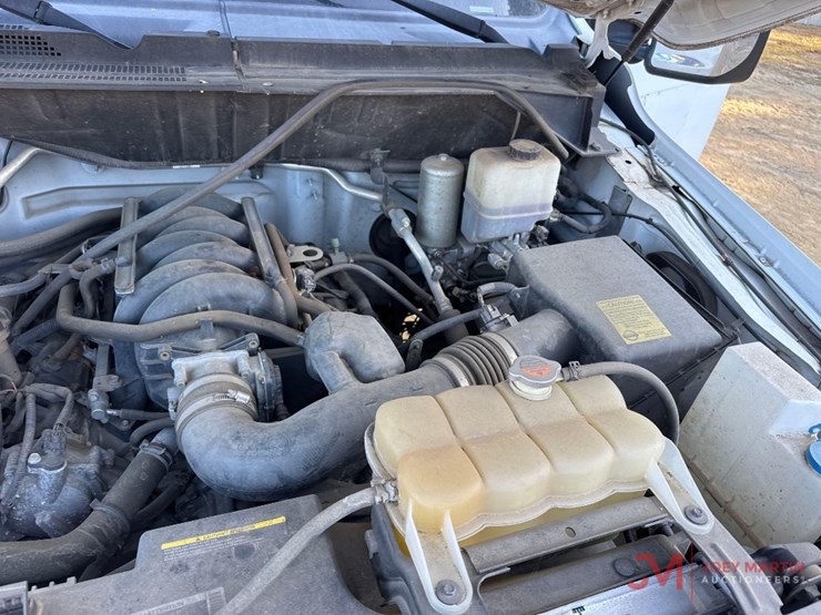 2014-nissan-nv2500hd-image-16