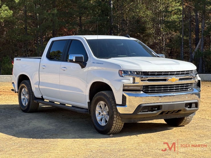 2022-chevrolet-silverado-1500-lt-image-1