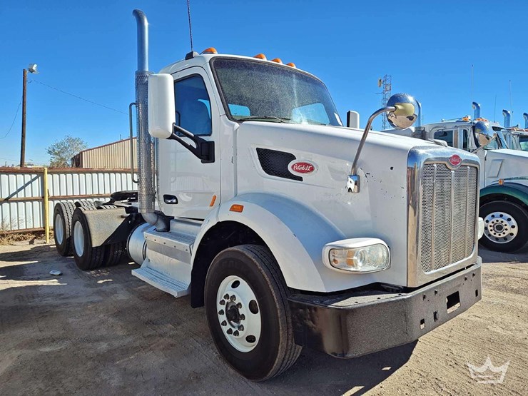 2015-peterbilt-389-image-2