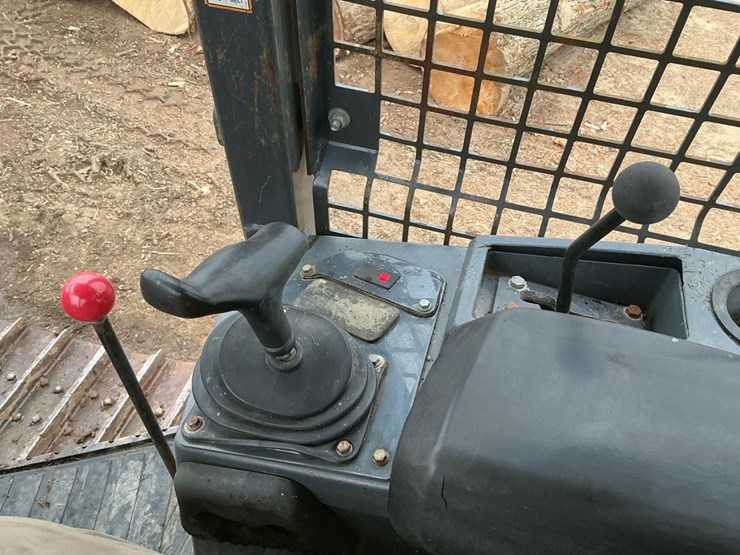 2016-deere-550k-xlt-image-42