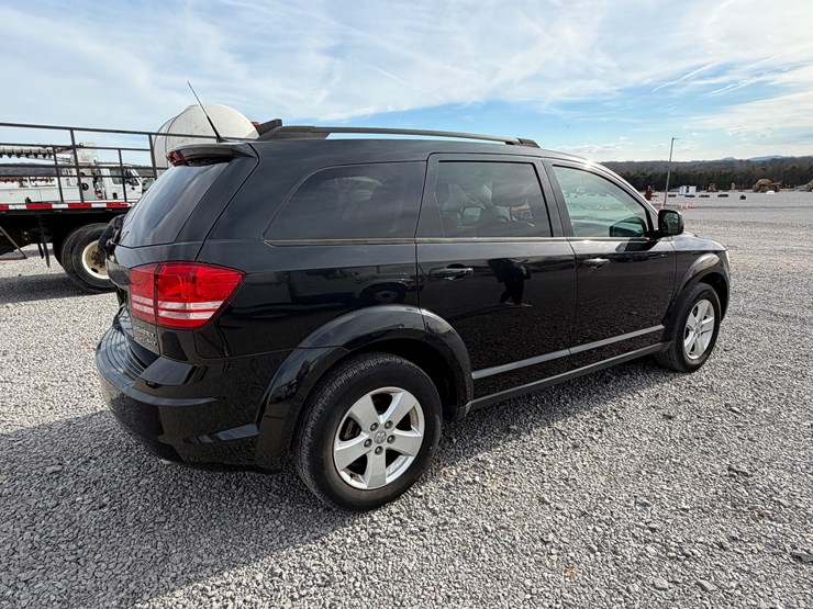 2010-dodge-journey-image-4