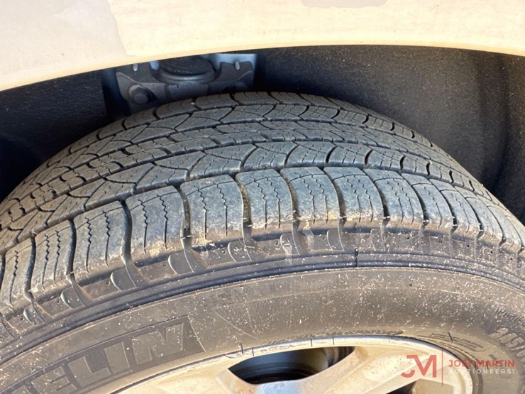 2020-ford-edge-se-image-15