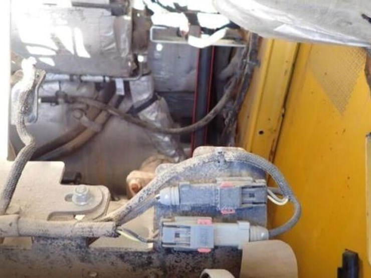 2019-deere-331g-image-37