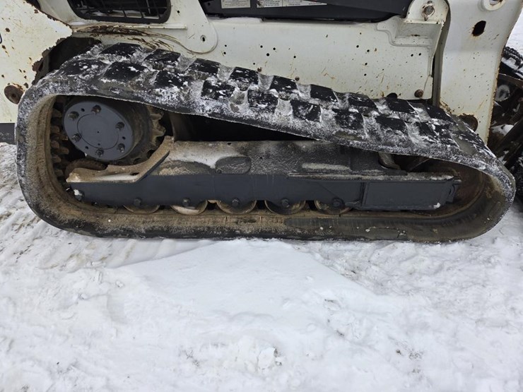 2017-bobcat-t750-image-38