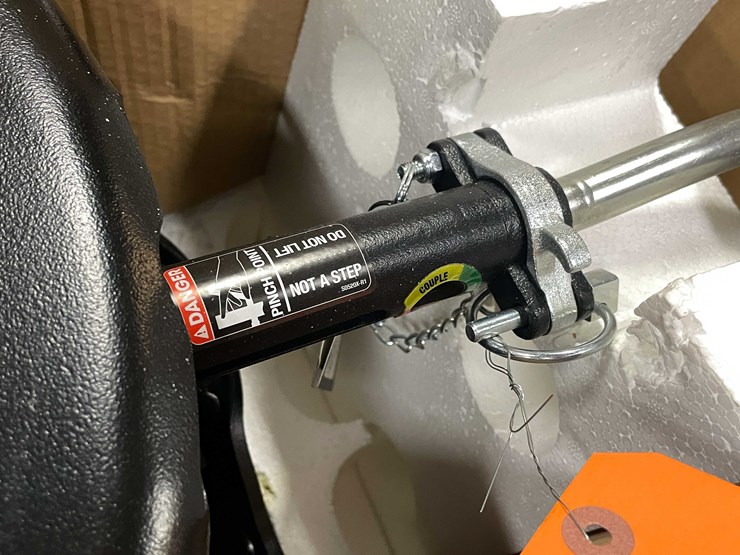 #8698-•-5th-wheel-hitch-(f)-image-5