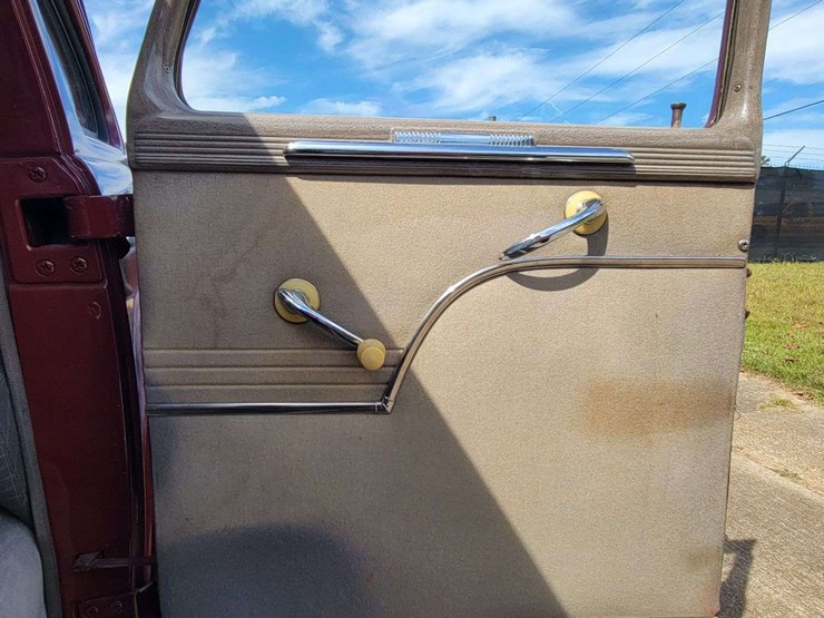 1948-plymouth-special-deluxe-image-94