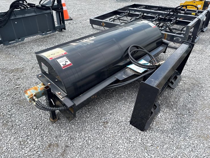 #29733-•-agrotk-72"-angle-broom-image-3