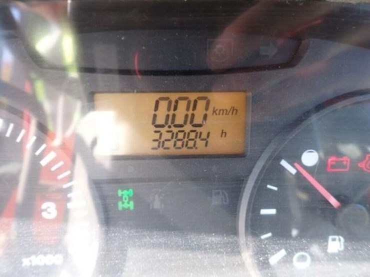 2008-kubota-m7040d-image-11