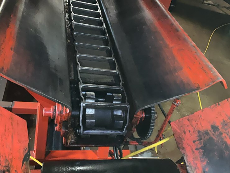 #112-•-morbark-outfeed-trough-image-11