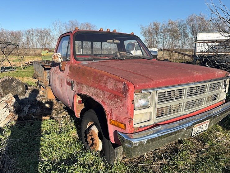 1987-chevrolet-30-image-3