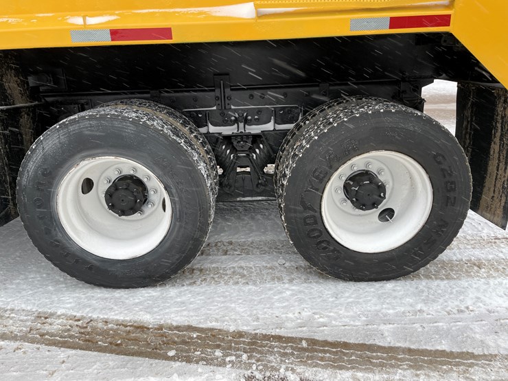 #234-•-2005-international-tri-axle-dump-truck-(has-wi-title)(mosinee,-wi)-image-24