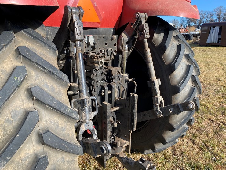 2014-case-ih-340-image-37