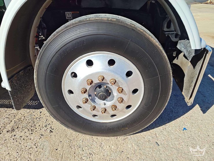 2018-peterbilt-389-image-50