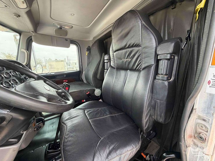 2018-peterbilt-389-image-20