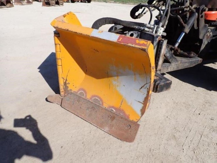 2008-kubota-m7040d-image-51